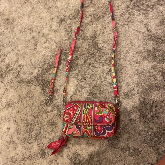 Vera Bradley wristlet/cross body - Picture 11 of 11
